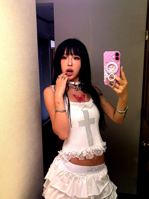 akeri.homura instagram image archive image