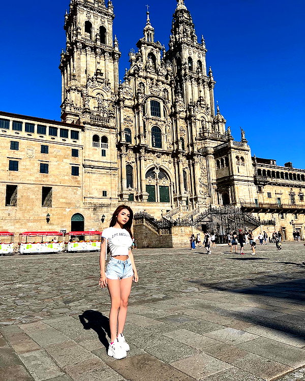 aleja_he777 instagram image archive image