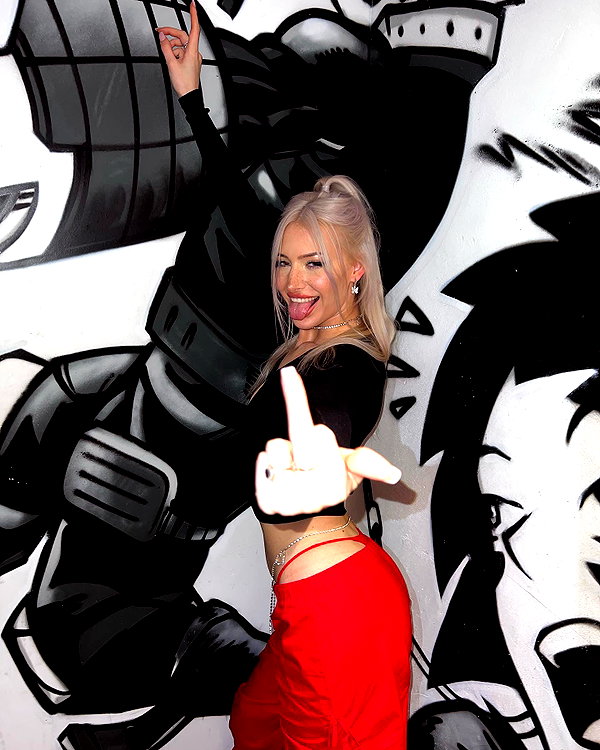 aleksandraverse instagram image archive image