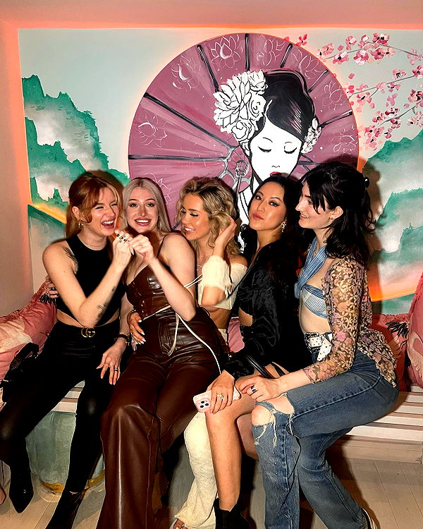 aleksandraverse instagram image archive image
