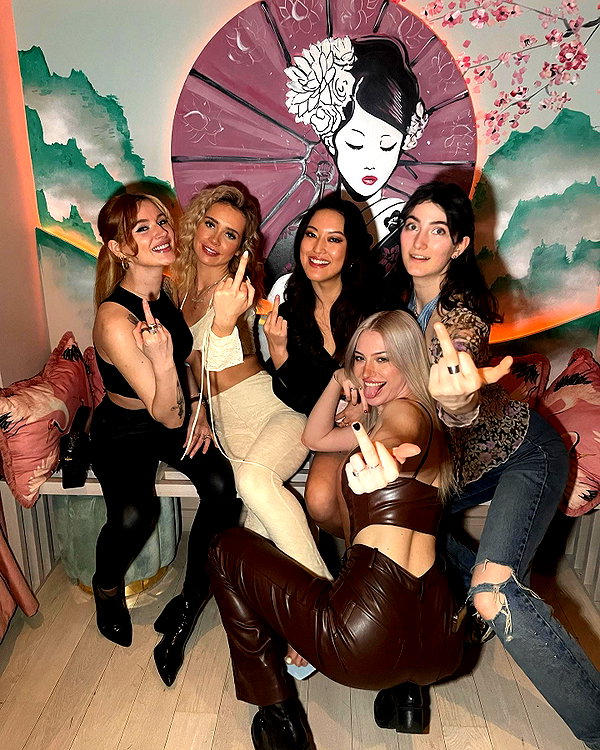 aleksandraverse instagram image archive image