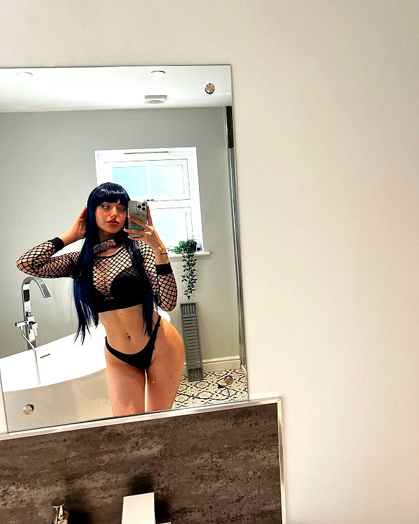 aleksandraverse instagram image archive image