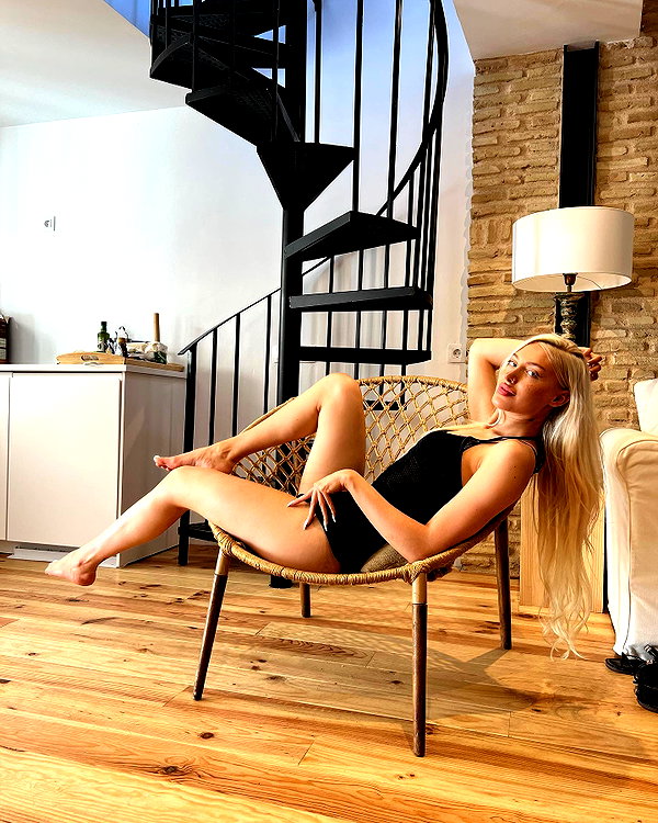 aleksandraverse instagram image archive image
