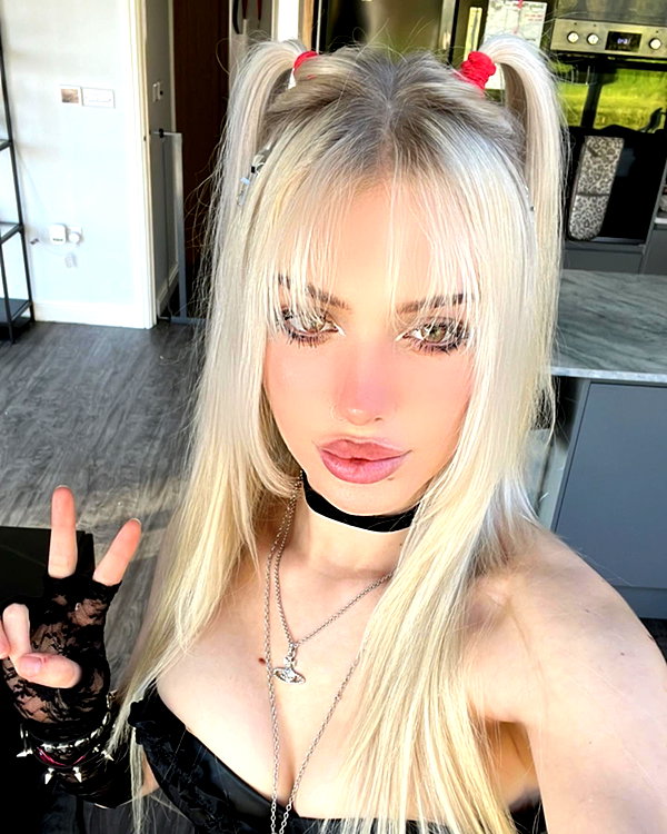 aleksandraverse instagram image archive image