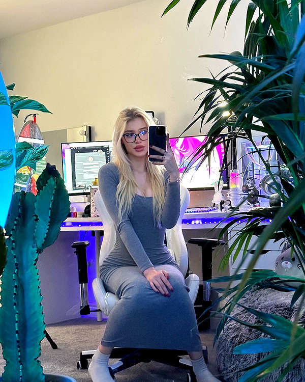 aleksandraverse instagram image archive image
