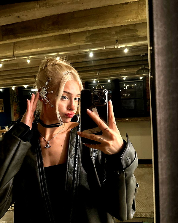 aleksandraverse instagram image archive image