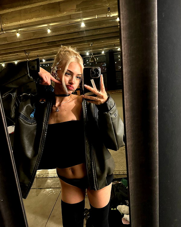 aleksandraverse instagram image archive image
