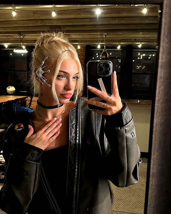 aleksandraverse instagram image archive image
