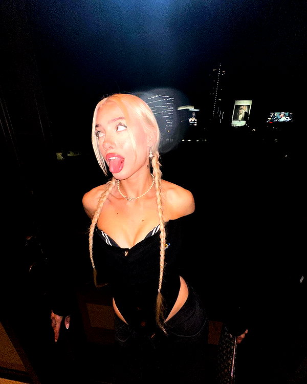 aleksandraverse instagram image archive image