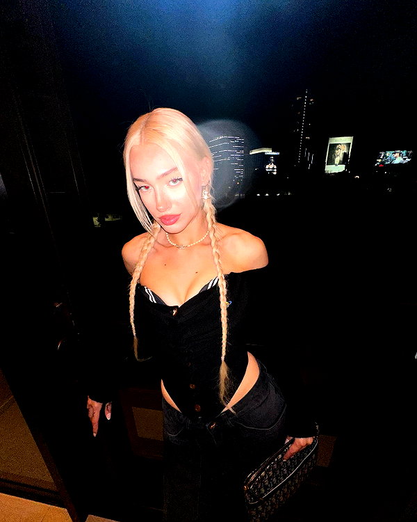 aleksandraverse instagram image archive image