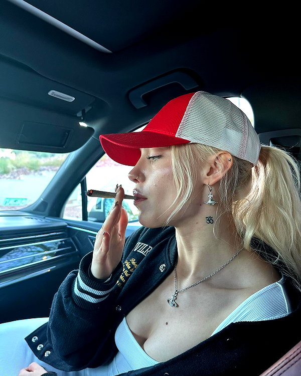 aleksandraverse instagram image archive image