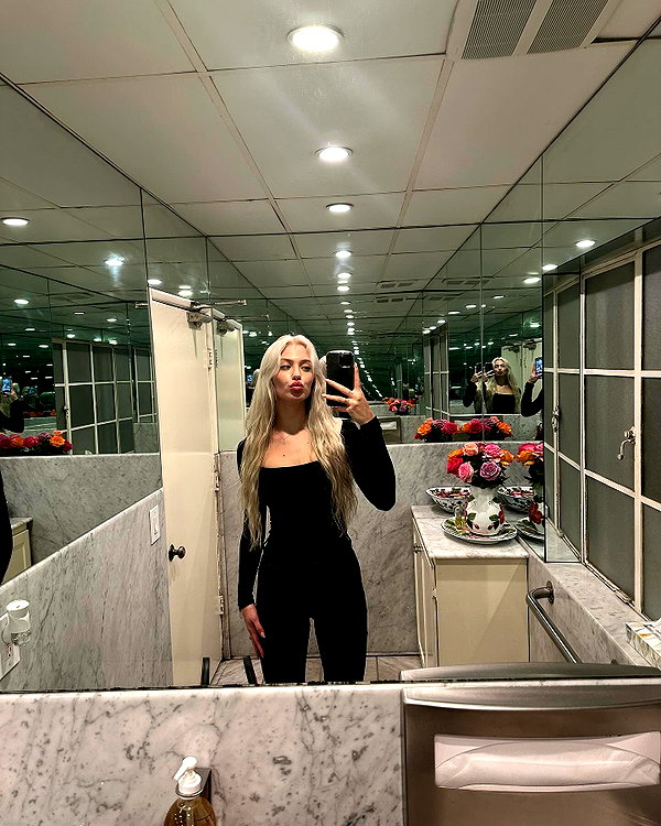 aleksandraverse instagram image archive image