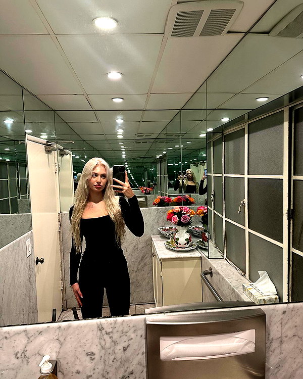 aleksandraverse instagram image archive image