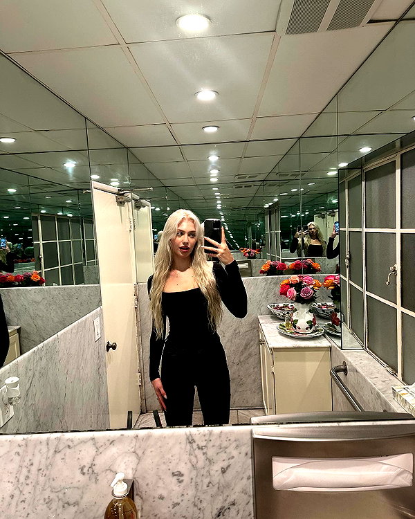 aleksandraverse instagram image archive image