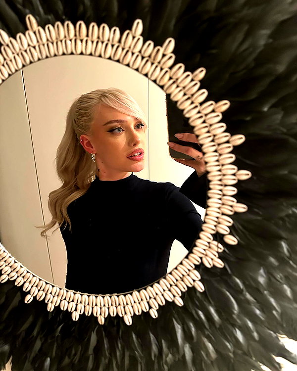 aleksandraverse instagram image archive image
