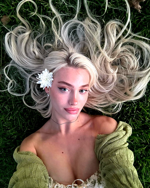 aleksandraverse instagram image archive image