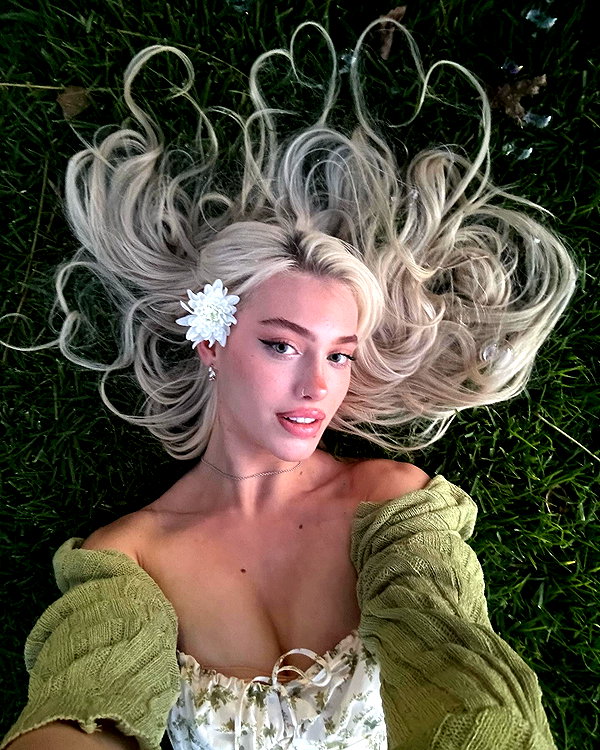aleksandraverse instagram image archive image