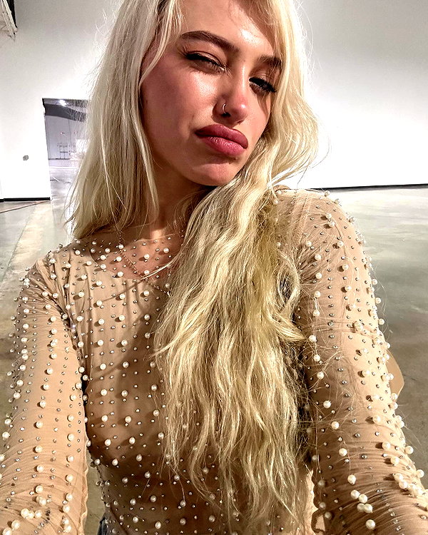 aleksandraverse instagram image archive image