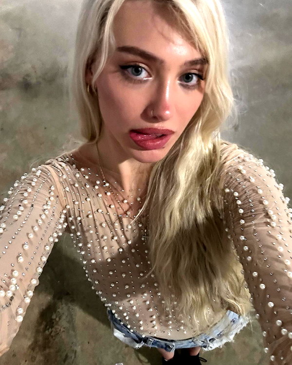 aleksandraverse instagram image archive image