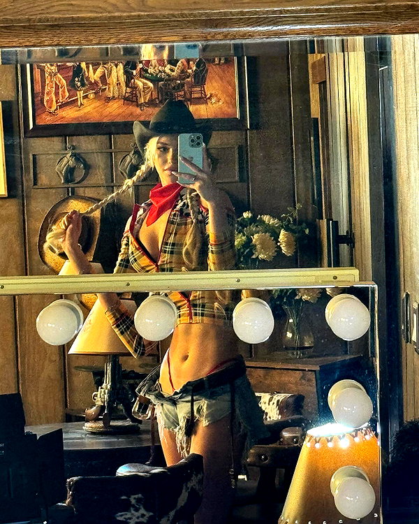 aleksandraverse instagram image archive image