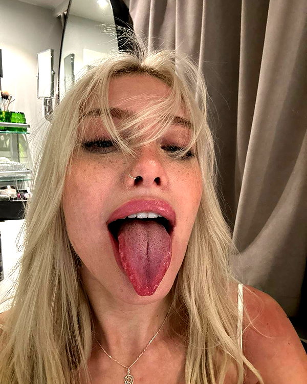 aleksandraverse instagram image archive image