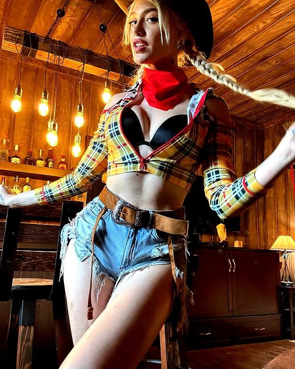 aleksandraverse instagram image archive image