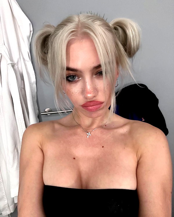 aleksandraverse instagram image archive image