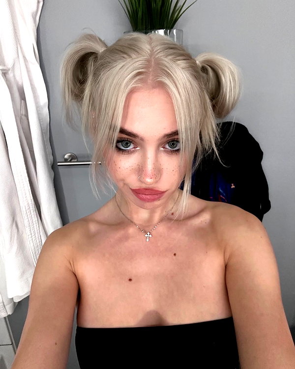 aleksandraverse instagram image archive image