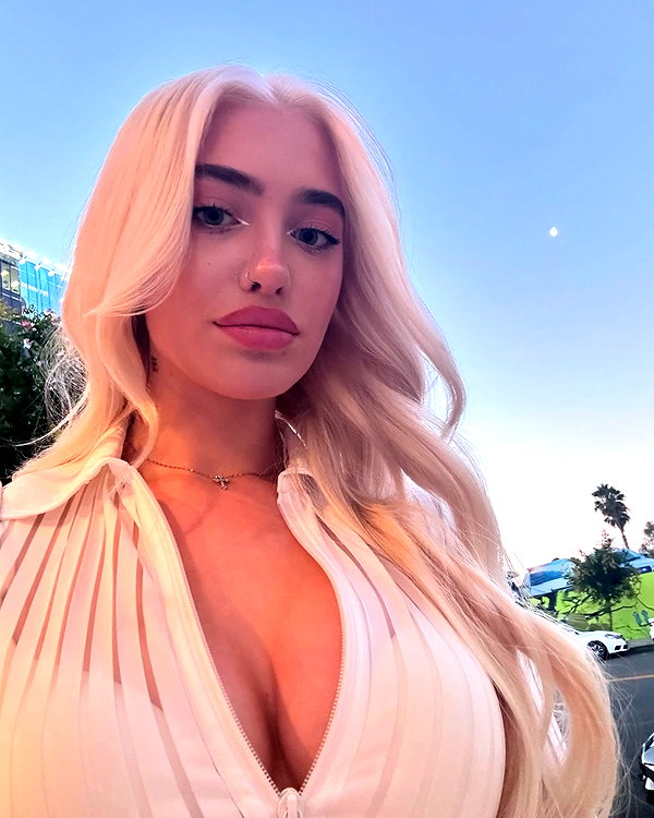 aleksandraverse instagram image archive image