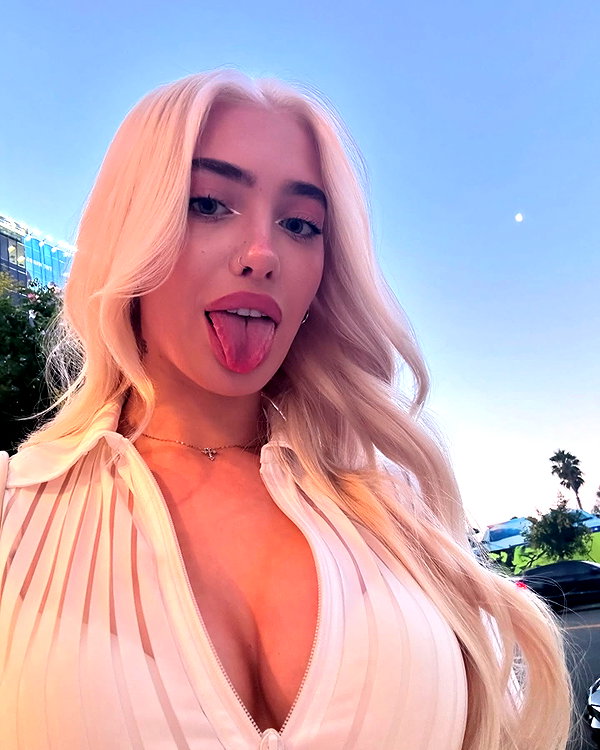 aleksandraverse instagram image archive image