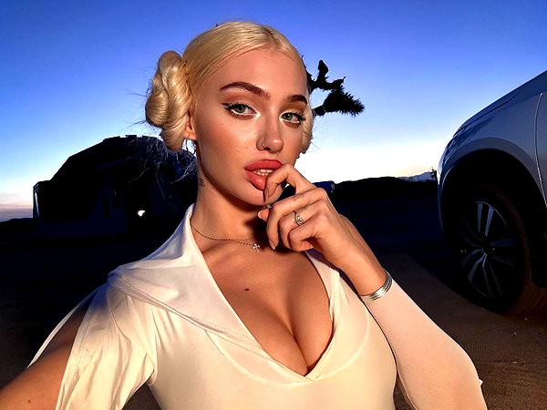 aleksandraverse instagram image archive image