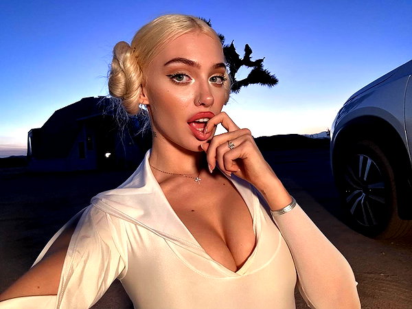 aleksandraverse instagram image archive image