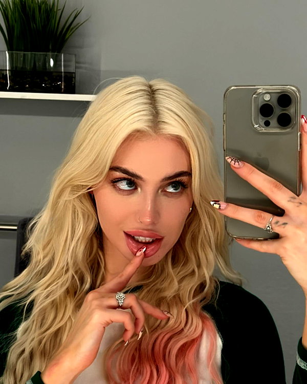 aleksandraverse instagram image archive image