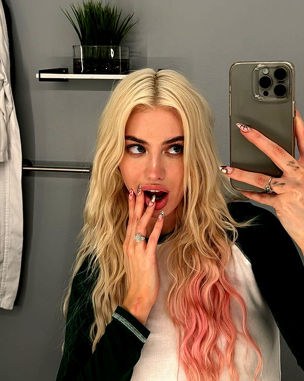 aleksandraverse instagram image archive image