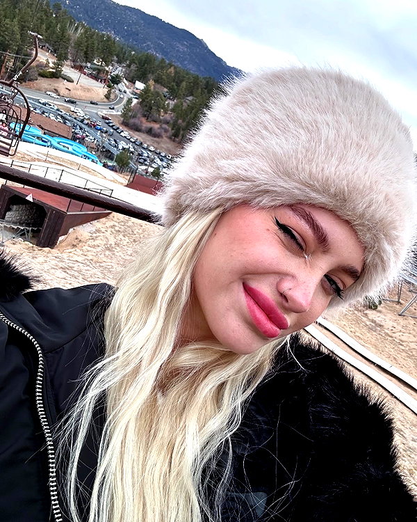 aleksandraverse instagram image archive image