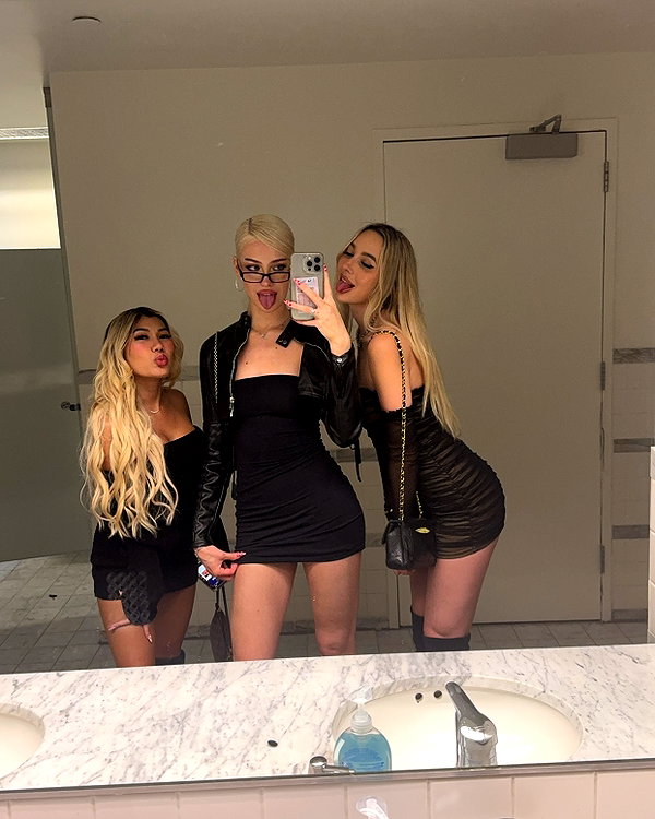 aleksandraverse instagram image archive image