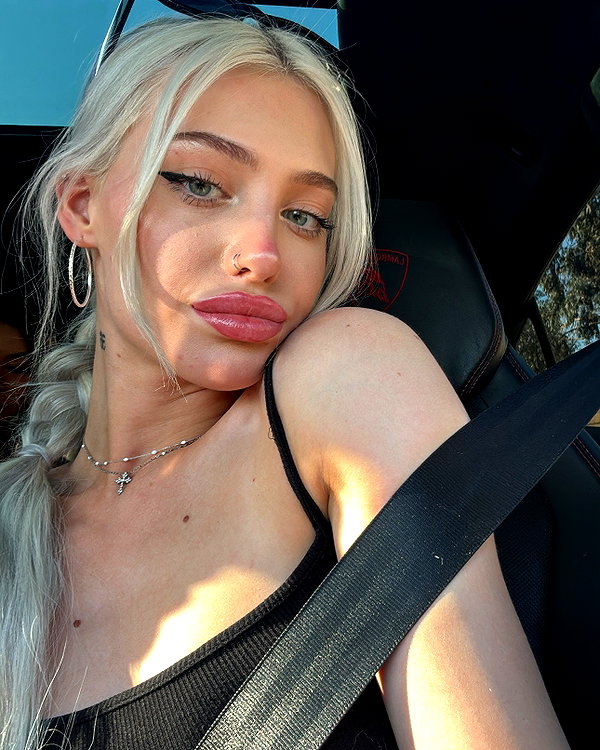 aleksandraverse instagram image archive image