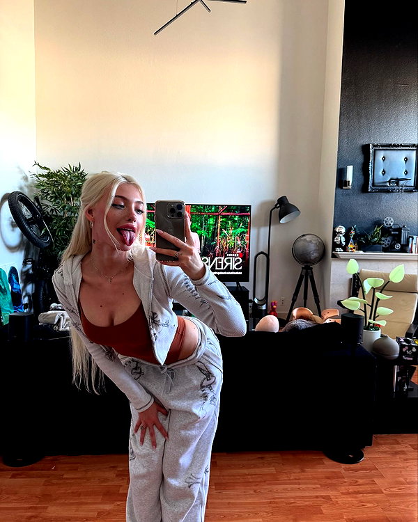 aleksandraverse instagram image archive image