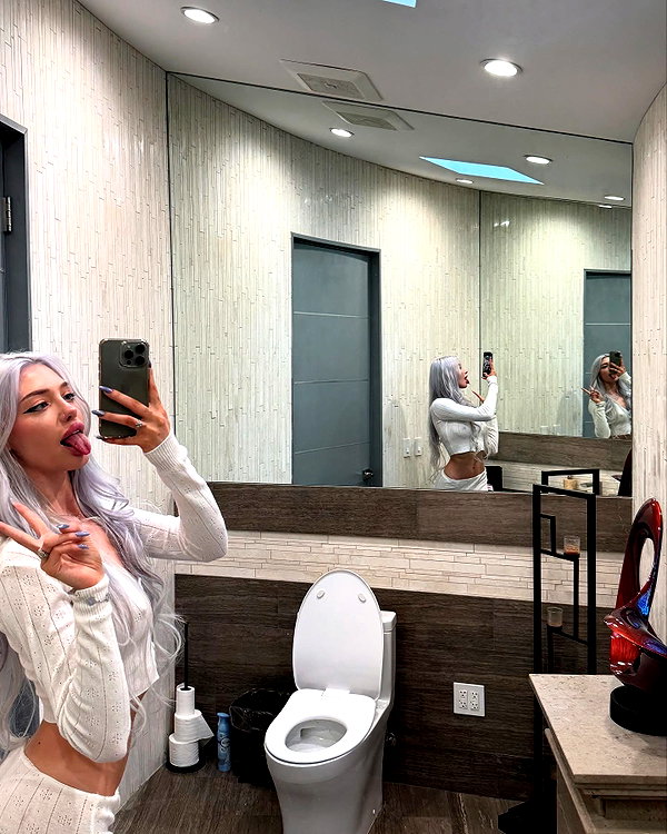 aleksandraverse instagram image archive image