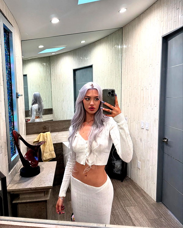 aleksandraverse instagram image archive image
