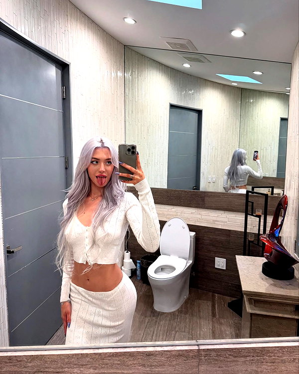 aleksandraverse instagram image archive image
