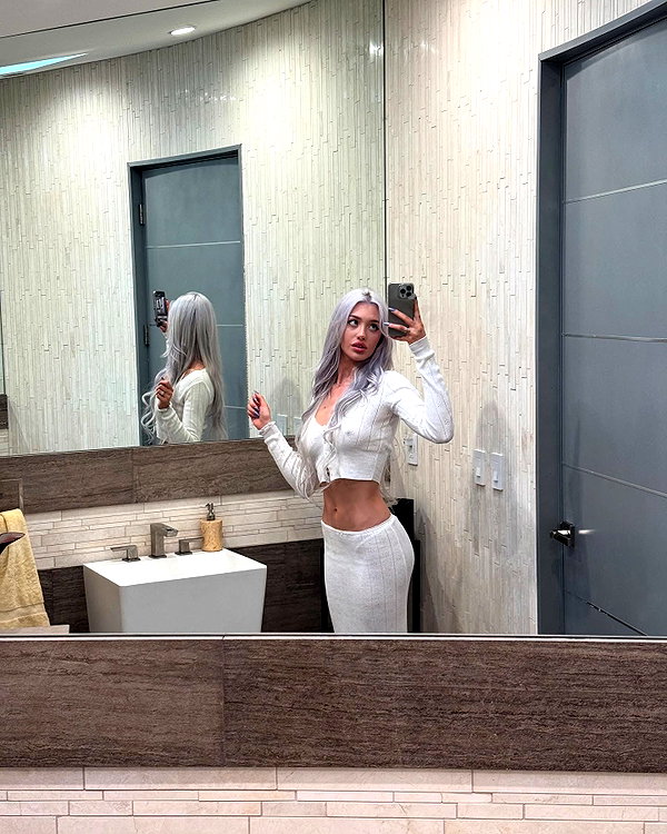 aleksandraverse instagram image archive image