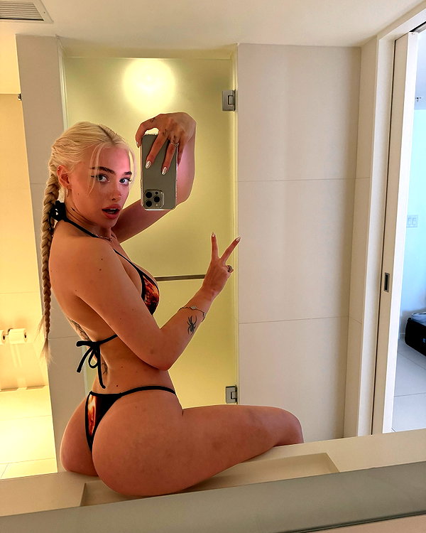 aleksandraverse instagram image archive image