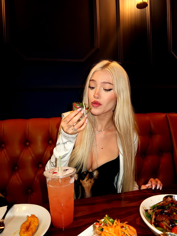 aleksandraverse instagram image archive image