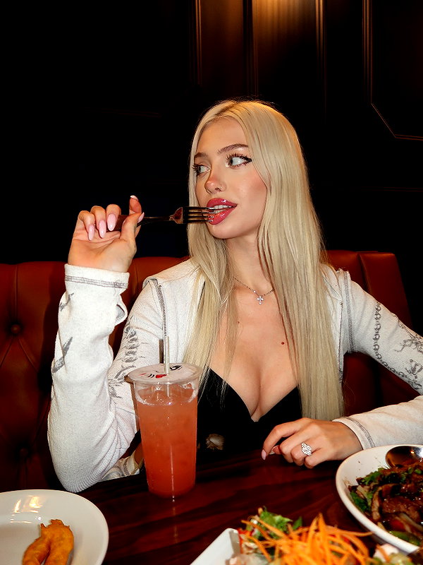 aleksandraverse instagram image archive image