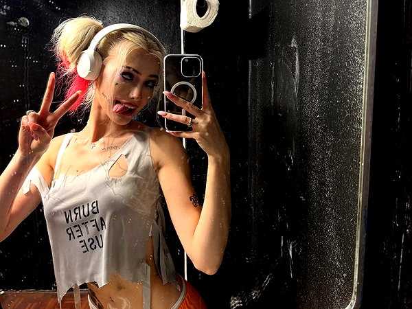 aleksandraverse instagram image archive image