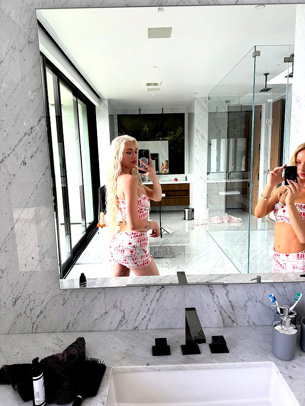 aleksandraverse instagram image archive image