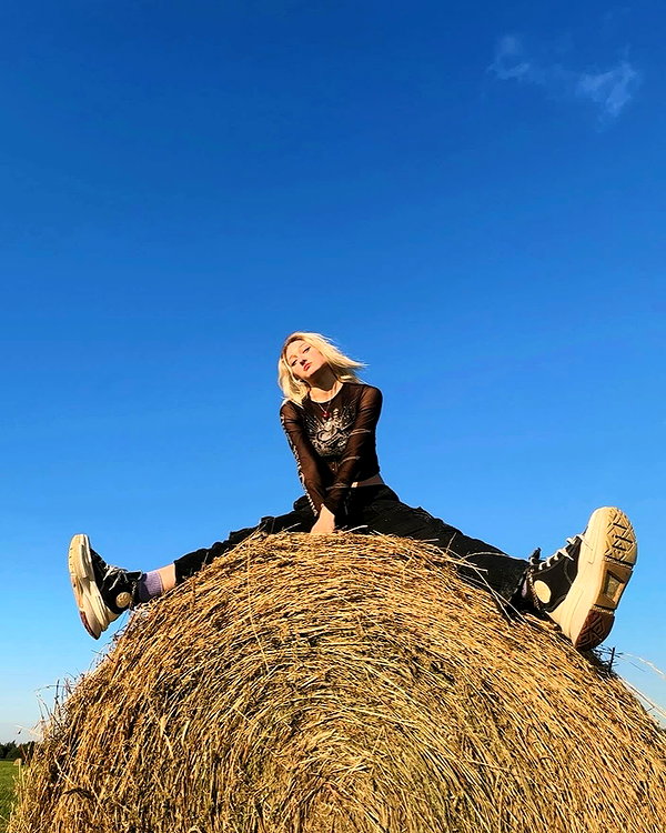 alexaa.soul.official instagram image archive image