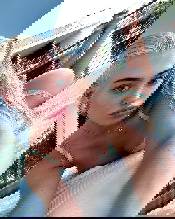 alexandramarianna alexandramarianna archive image