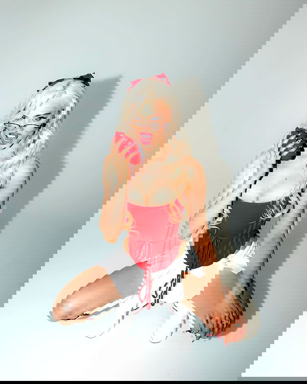 alexandramarianna alexandramarianna archive image